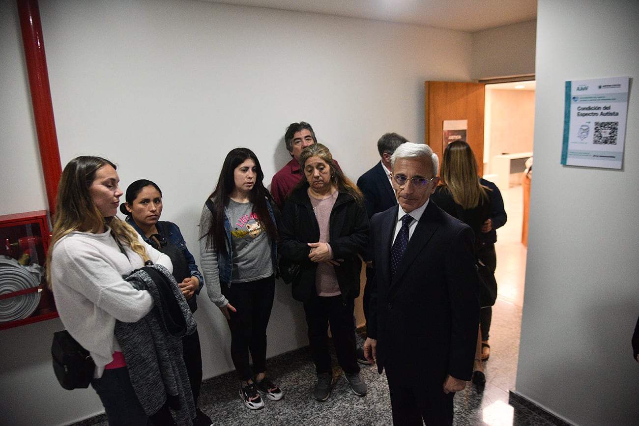 Reunión de Garzón con las madres del Neonatal. (Pedro Castillo / La Voz)