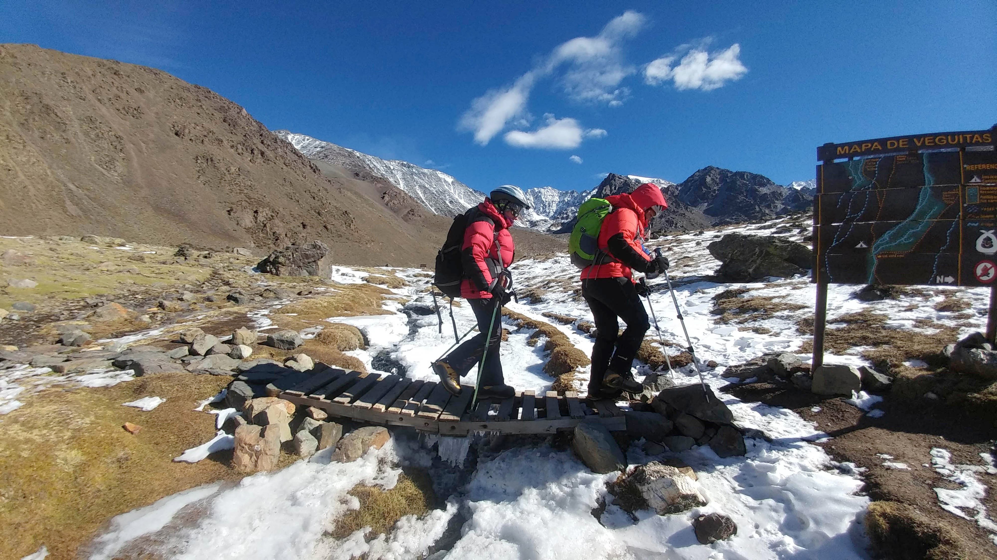 Las Veguitas se encuentra a 3215 msnm en Vallecitos es un lugar dominado por arroyos y vertientes mayormente utilizado para hacer trekking y aclimatizacion para ascender a los cerros mas altos del Cordon del Plata Foto Claudio Gutierrez  Los Andes 