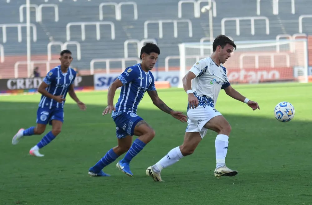 Godoy Cruz y Talleres completaron su partido en Mendoza, pero no se sacaron ventajas: fue 0-0. (Los Andes)