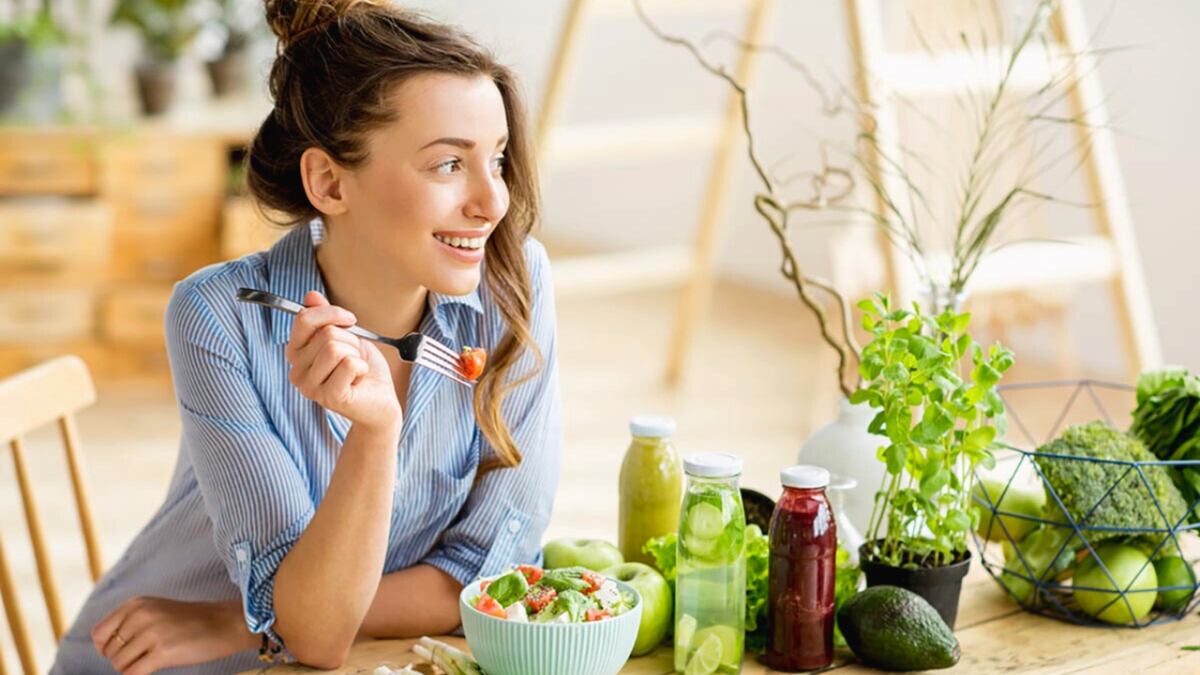Dieta detox por 7 días: ¿qué alimentos ingerir para eliminar la hinchazón abdominal?