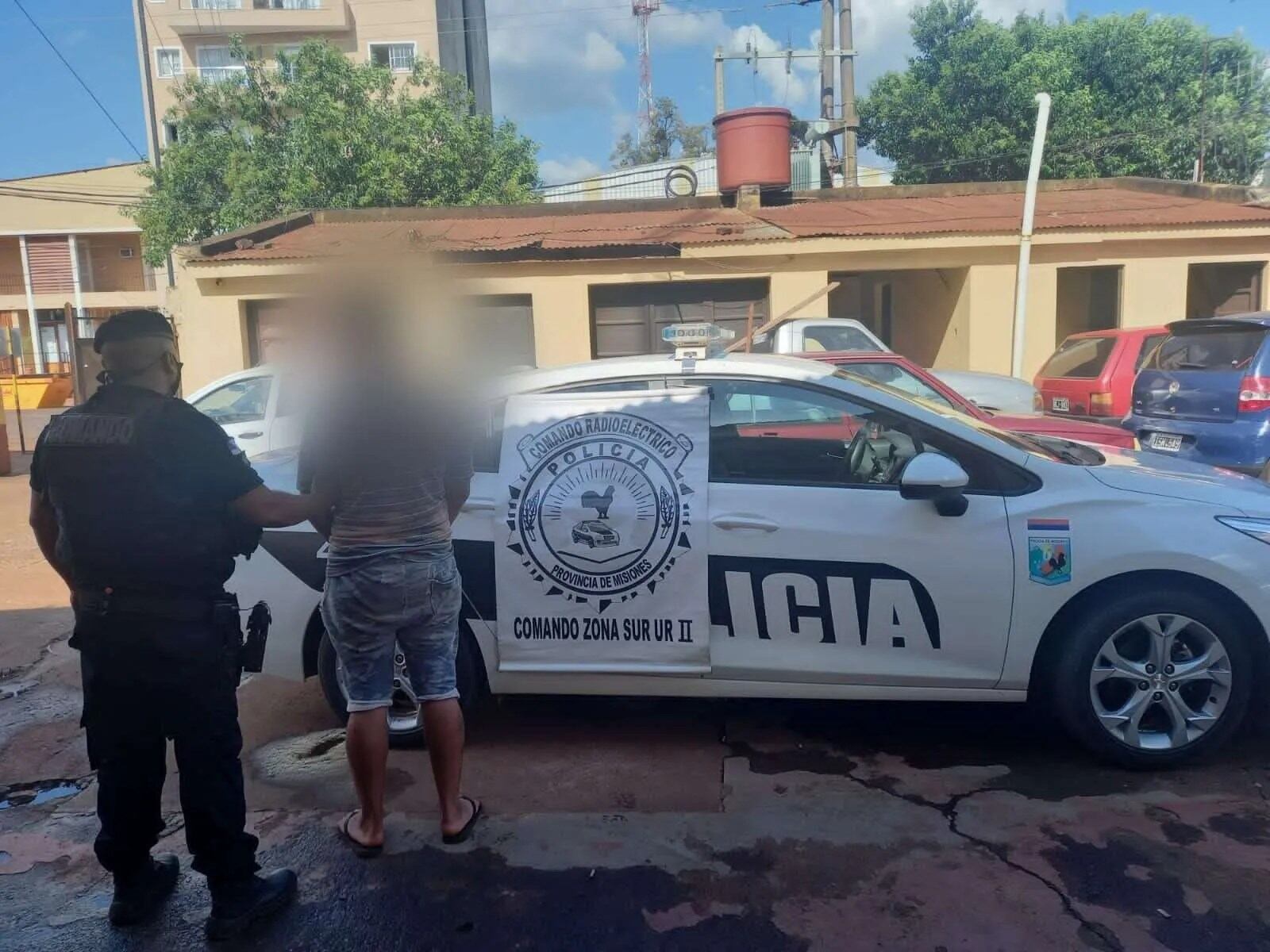 Violentó a su vecina con un machete y terminó detenido en Oberá.