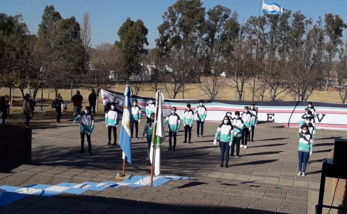 La Promesa a la Bandera se podrá realizar de forma presencial