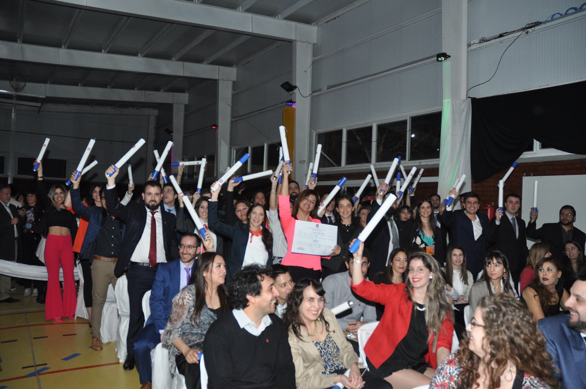 Estudiantes de UCASAL recibieron su diploma.