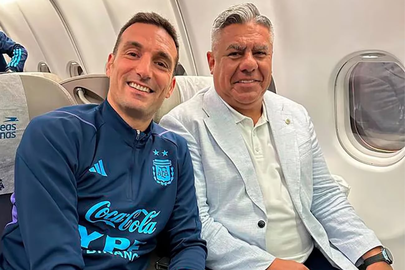 Lionel Scaloni junto al Chiqui Tapia