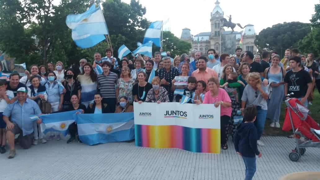 JUNTOS cerró su campaña en la Plaza San Martín