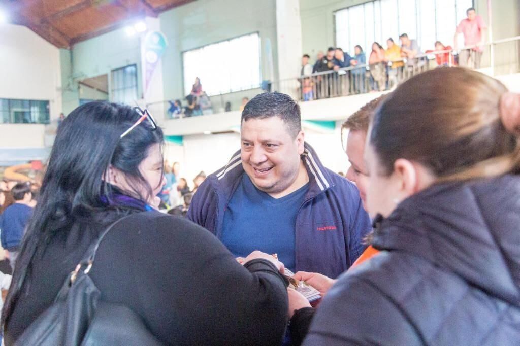 El concejal Gabriel De la Vega agradeció a los padres por confiar en el Programa municipal “Hábito lector: cocineritos, cuentos y relatos”