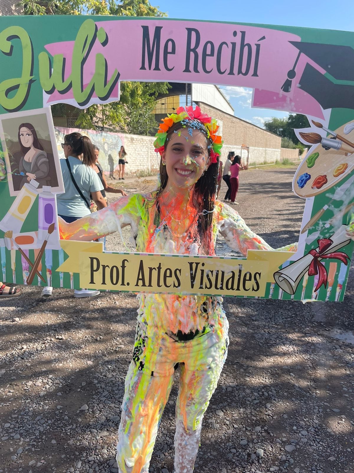 Julieta González, la joven juninense que presentó una obra para  honrar la memoria de su abuelo fallecido para rendir su última materia.