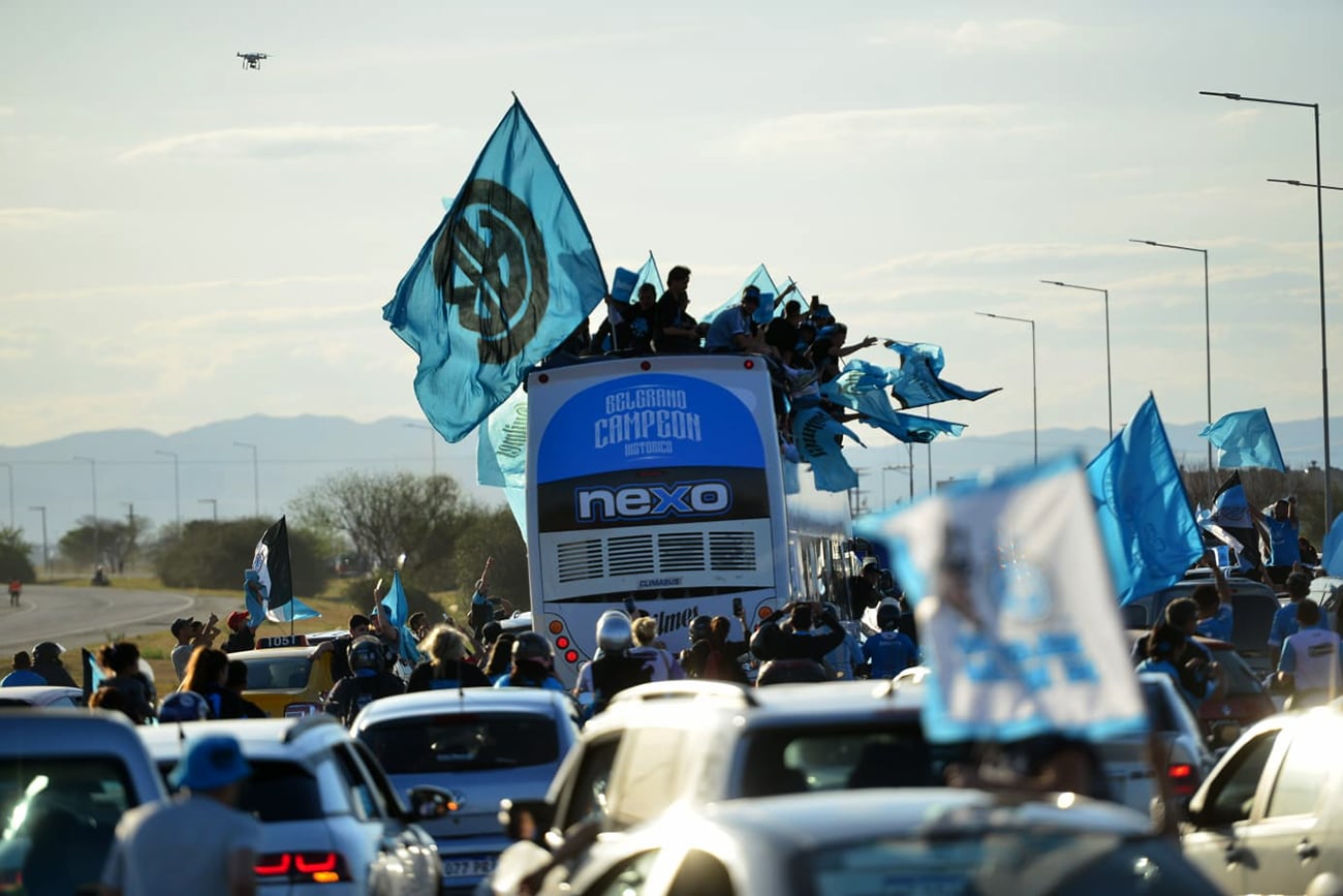 La impresionante caravana de Belgrano en la Circunvalación. (Javier Ferreyra / La Voz)