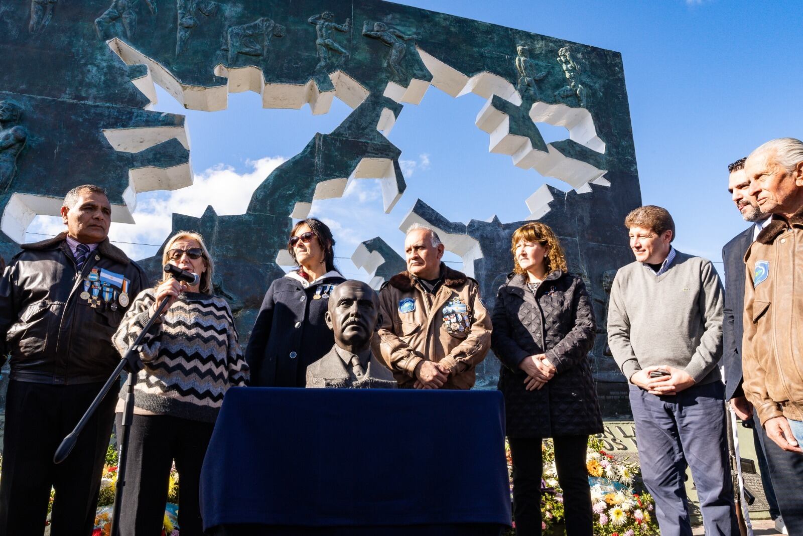 Acto oficial en conmemoración del Día del Veterano y de los Caídos en la Guerra de Malvinas.