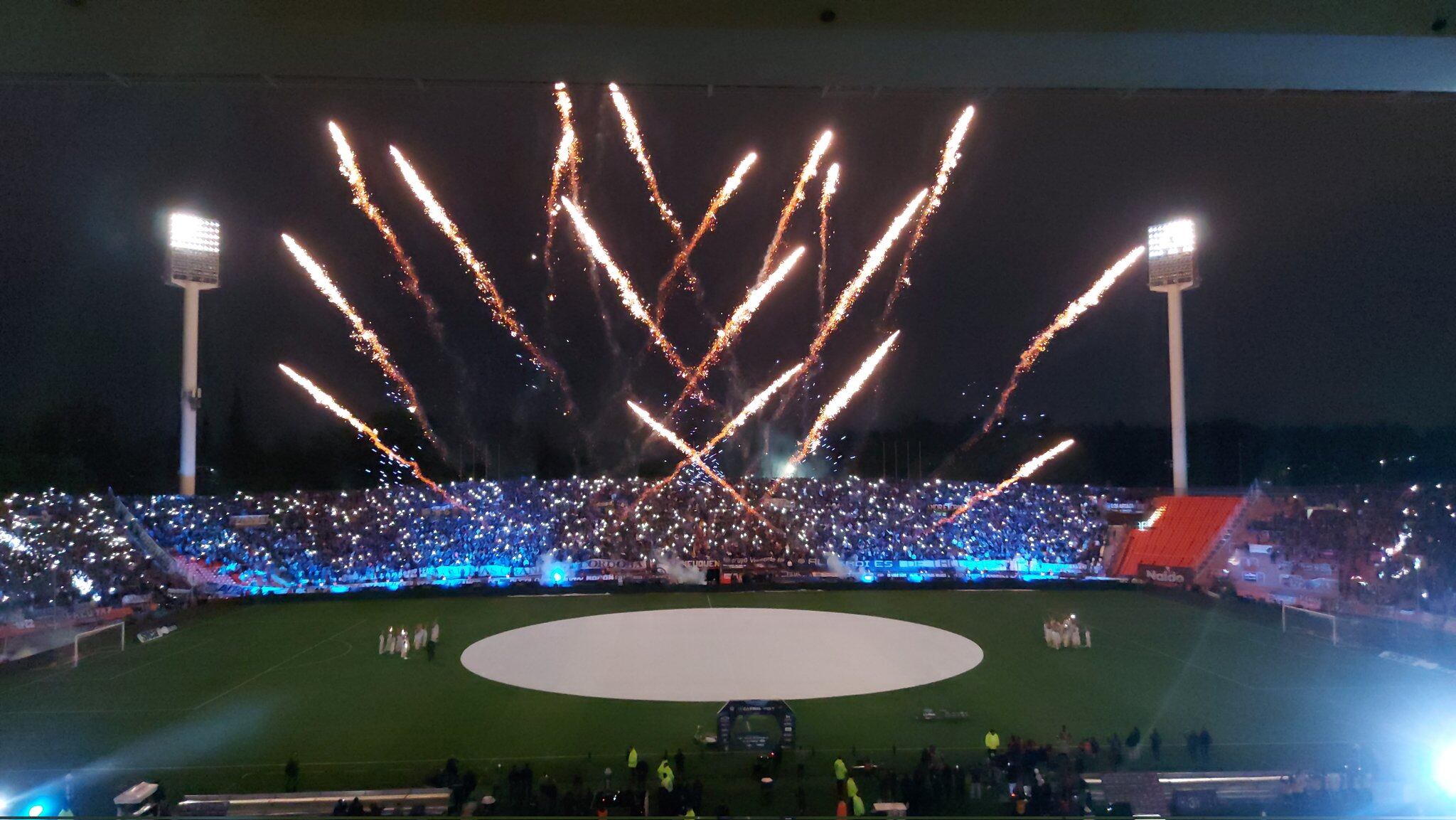 El impactante inicio para el duelo entre Talleres y Patronato por la Copa Argentina.