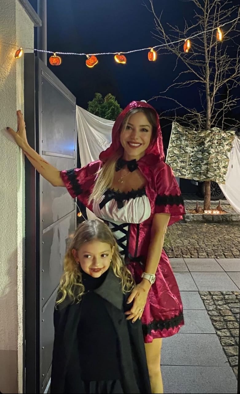 Evangelina Anderson festejó Halloween en familia