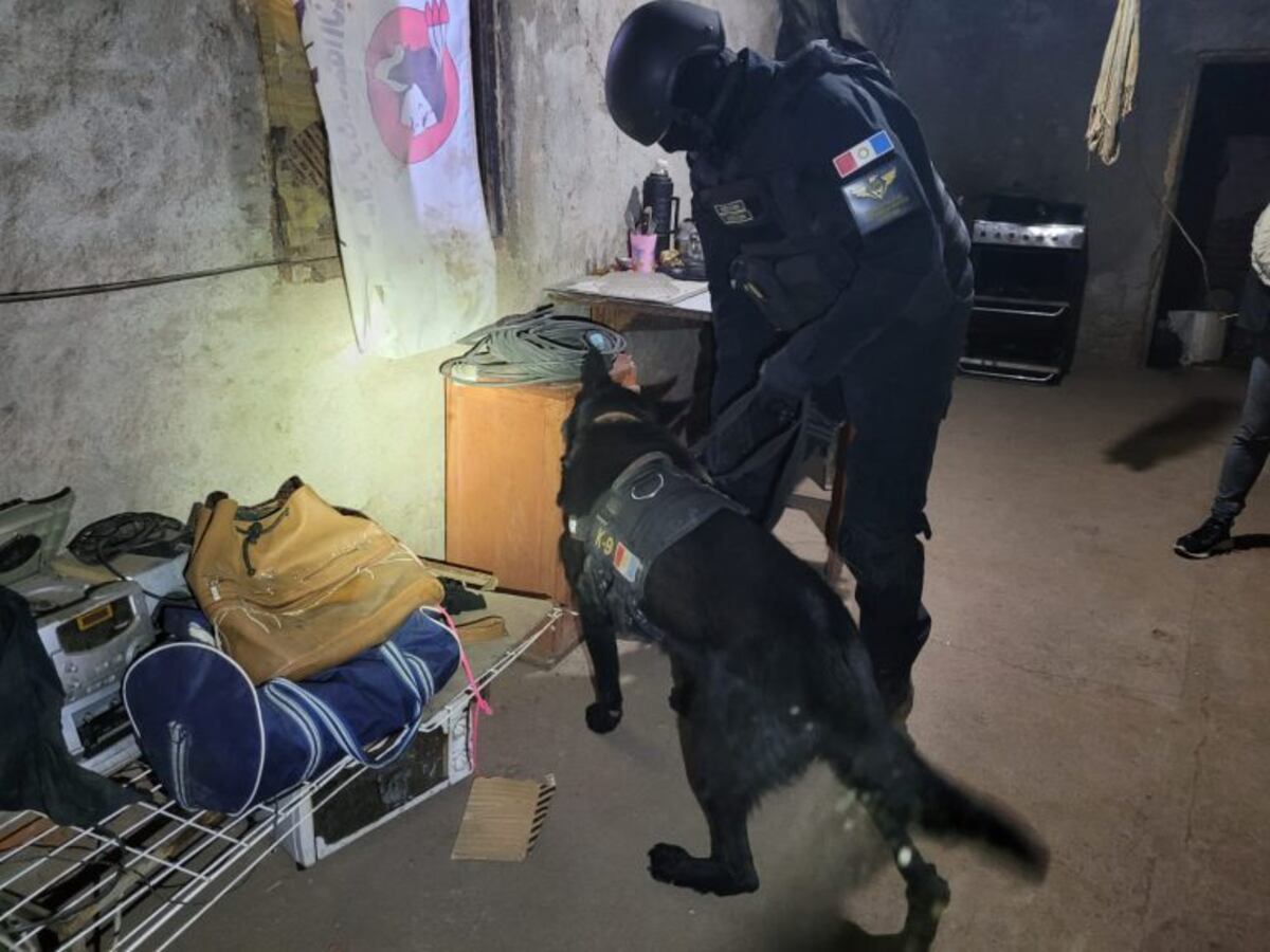 Un hombre y una mujer detenidos por la FPA en Arroyito y Villa Concepción del Tío por venta de estupefacientes