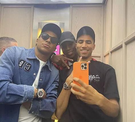 Kylian Mbappé, junto a su compañero del PSG y ex-Real Madrid, Achraf Hakimi, pasearon por Madrid. (IG Kylian Mbappé)