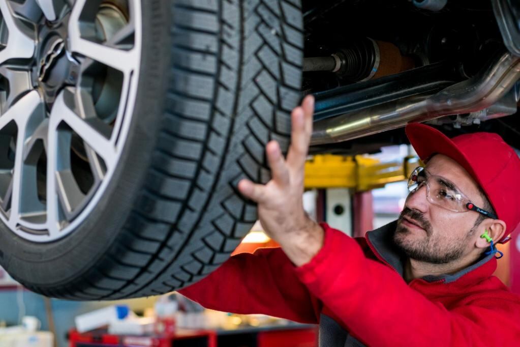 En el país hay tres fabricantes de neumáticos. 