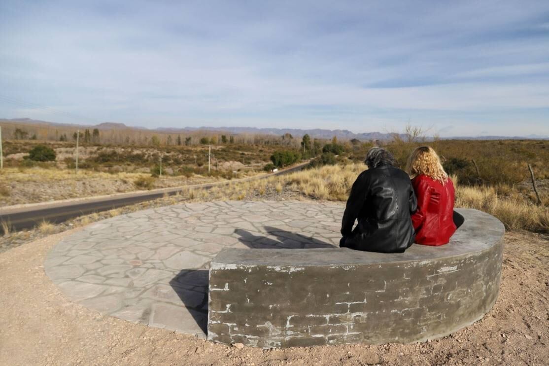 Quedó inaugurado el pórtico y mirador en la Villa 25 de Mayo.