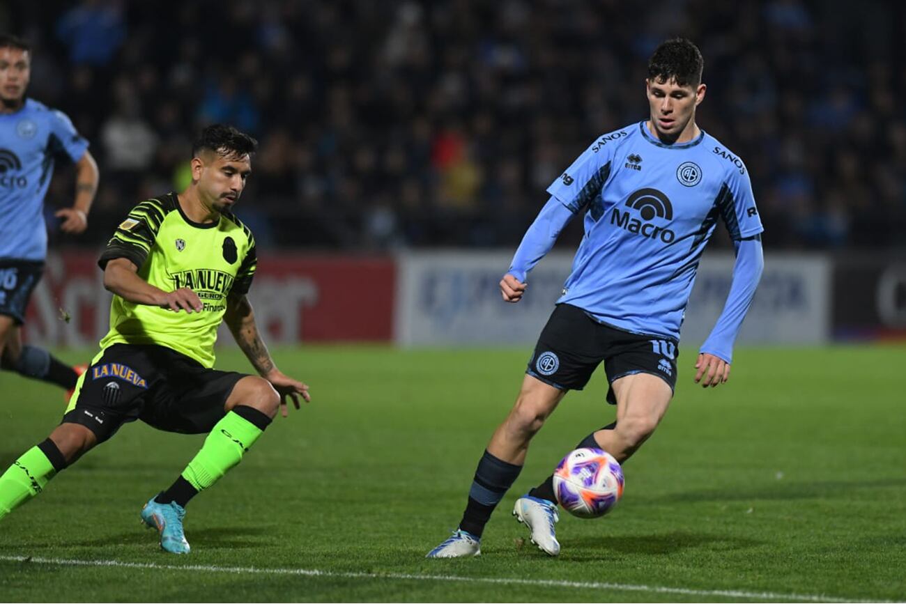 Belgrano se enfrenta a Barracas a Central por la fecha 23 de la Liga Profesional en el Gigante de Alberdi. (Facundo Luque / La Voz)