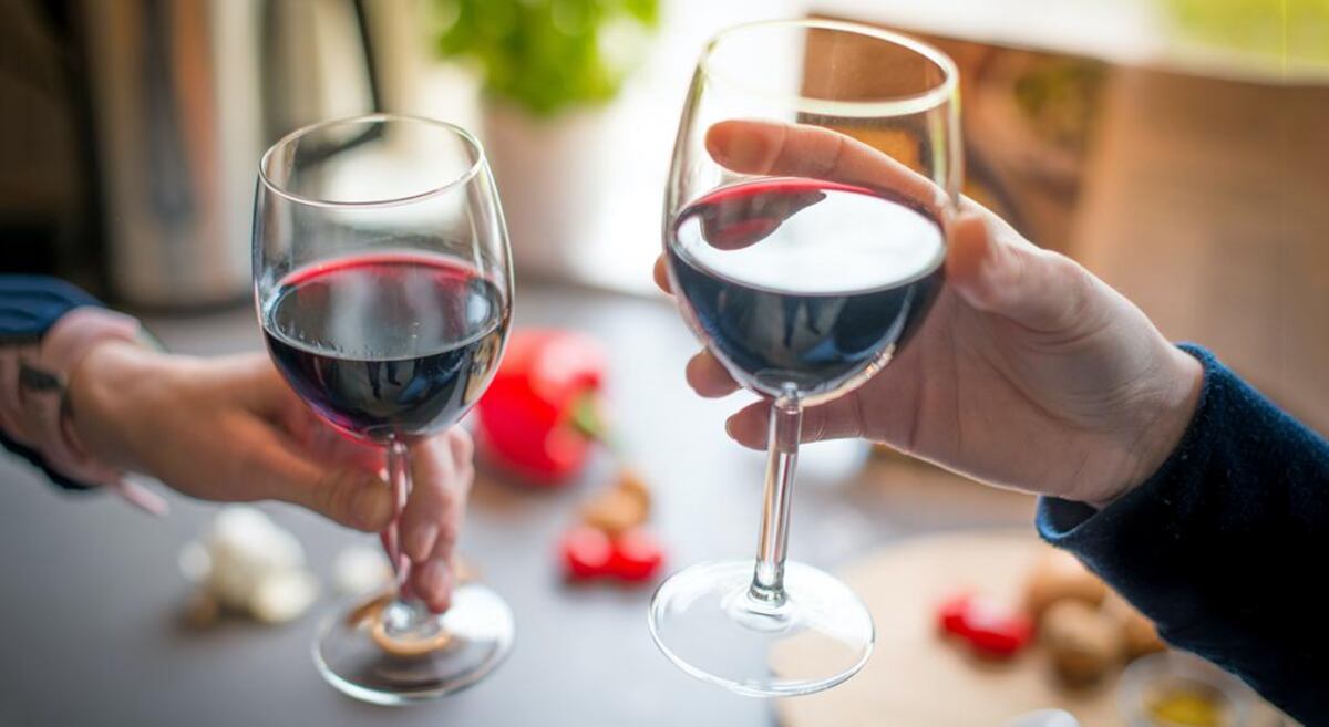 Los beneficios del vino tinto que no conocías