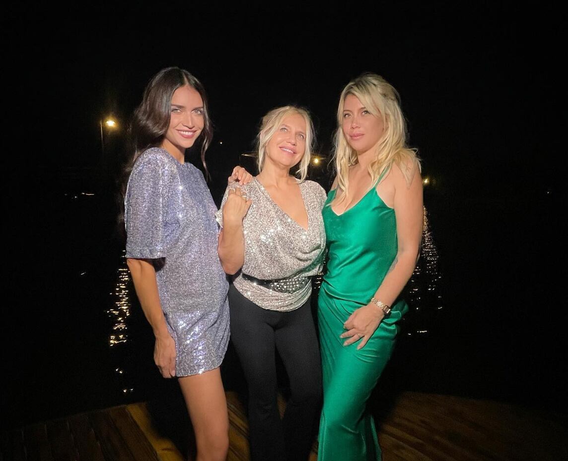 Nora Colosimo junto a sus hijas, Wanda y Zaira Nara.