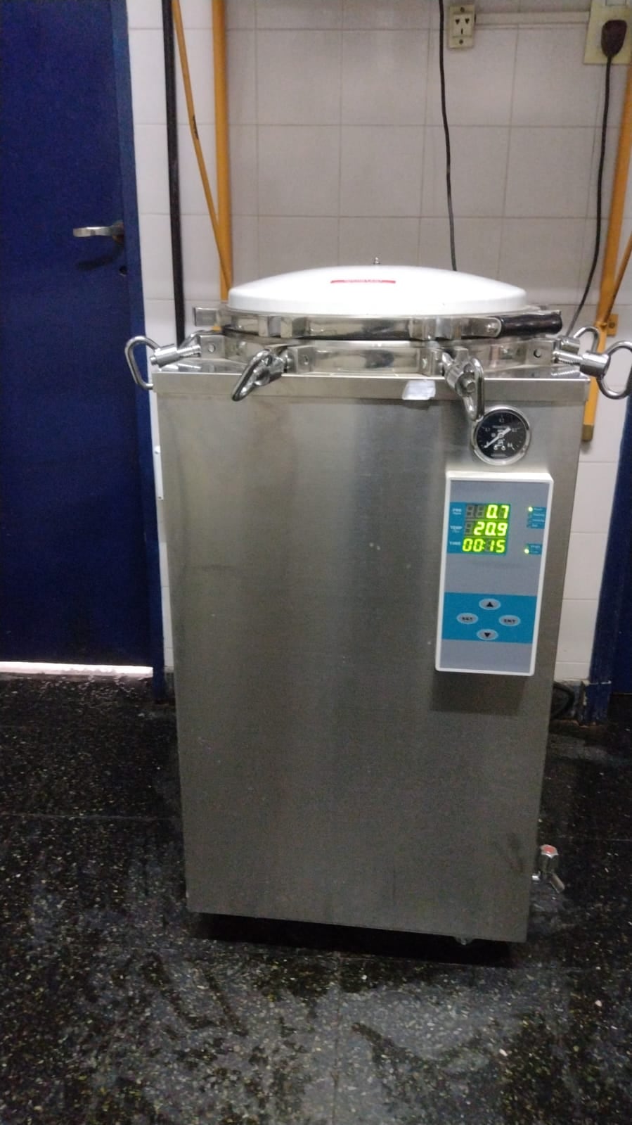 El Laboratorio Bromatológico de Tres Arroyos adquirió un autoclave eléctrico para esterilizar instrumental