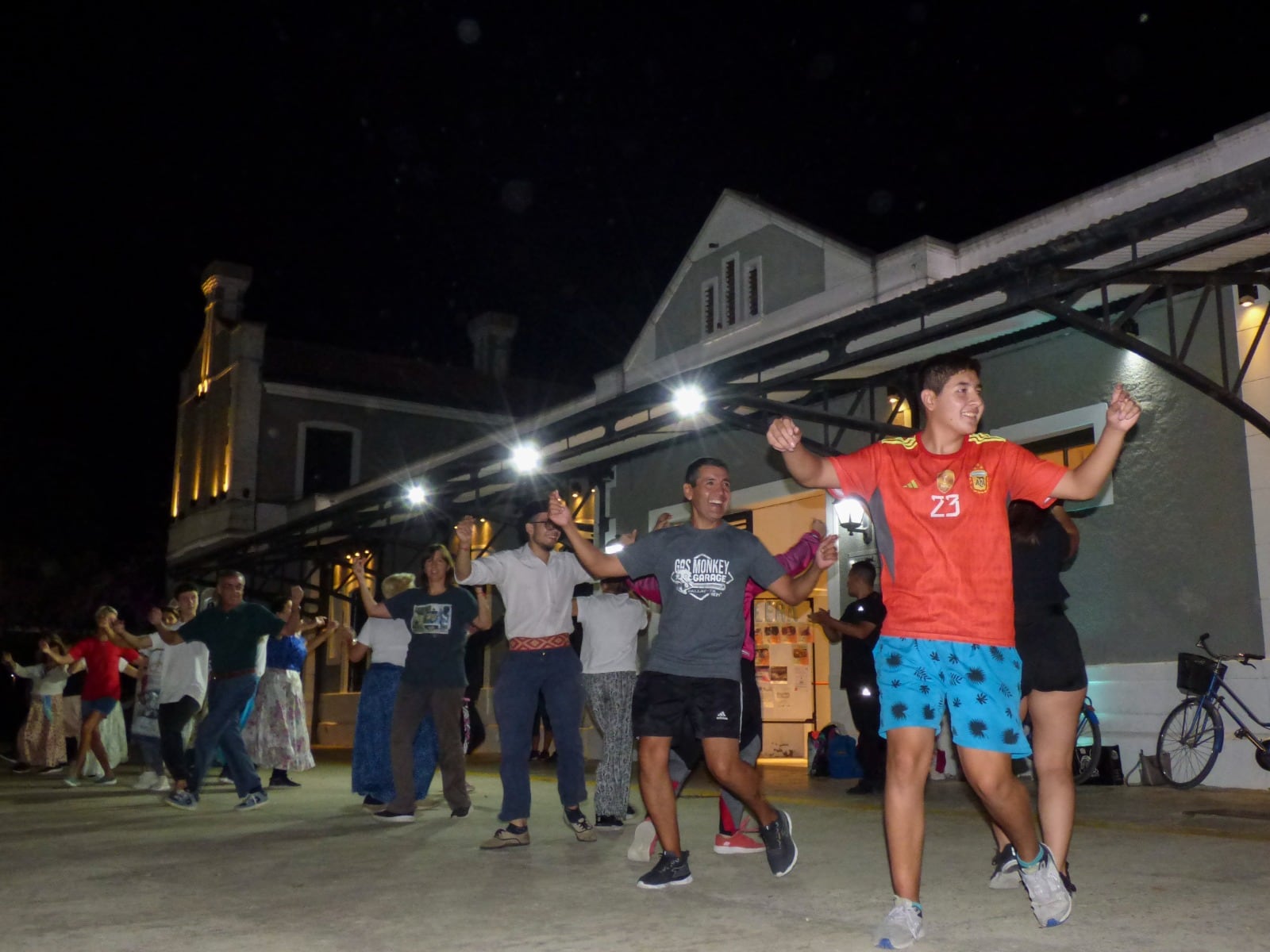 cierre de las clases abiertas de folklore en el CCE