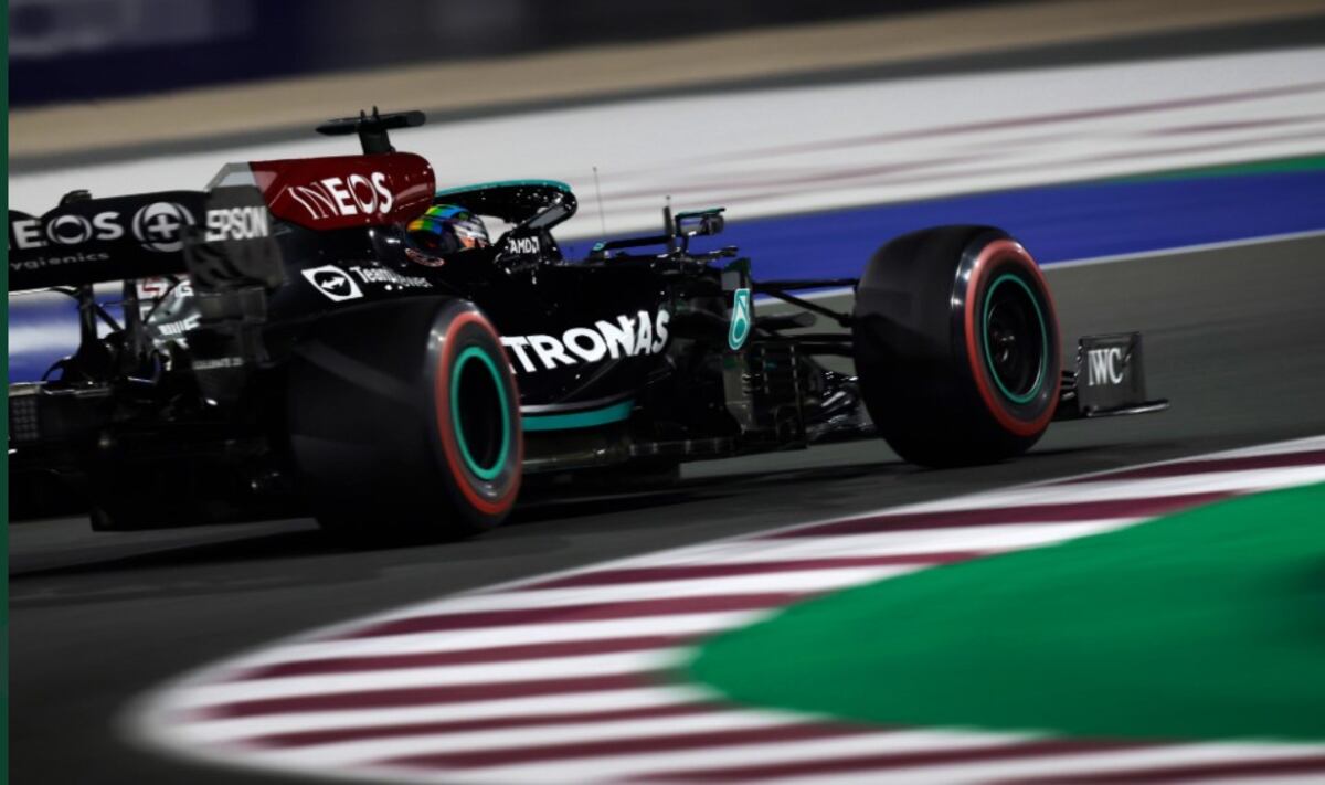 Hamilton, autor de la pole en Qatar: “Es fantástico manejar en esta pista”
