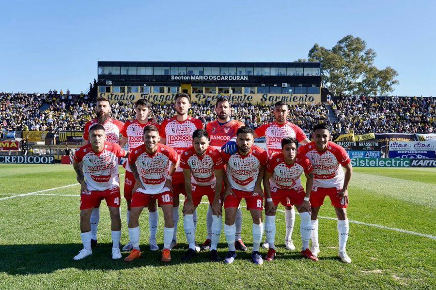 La Gloria, con el fondo de la cancha de la Fragata, buscando un triunfo que lo posicione en la tabla de la Primera Nacional