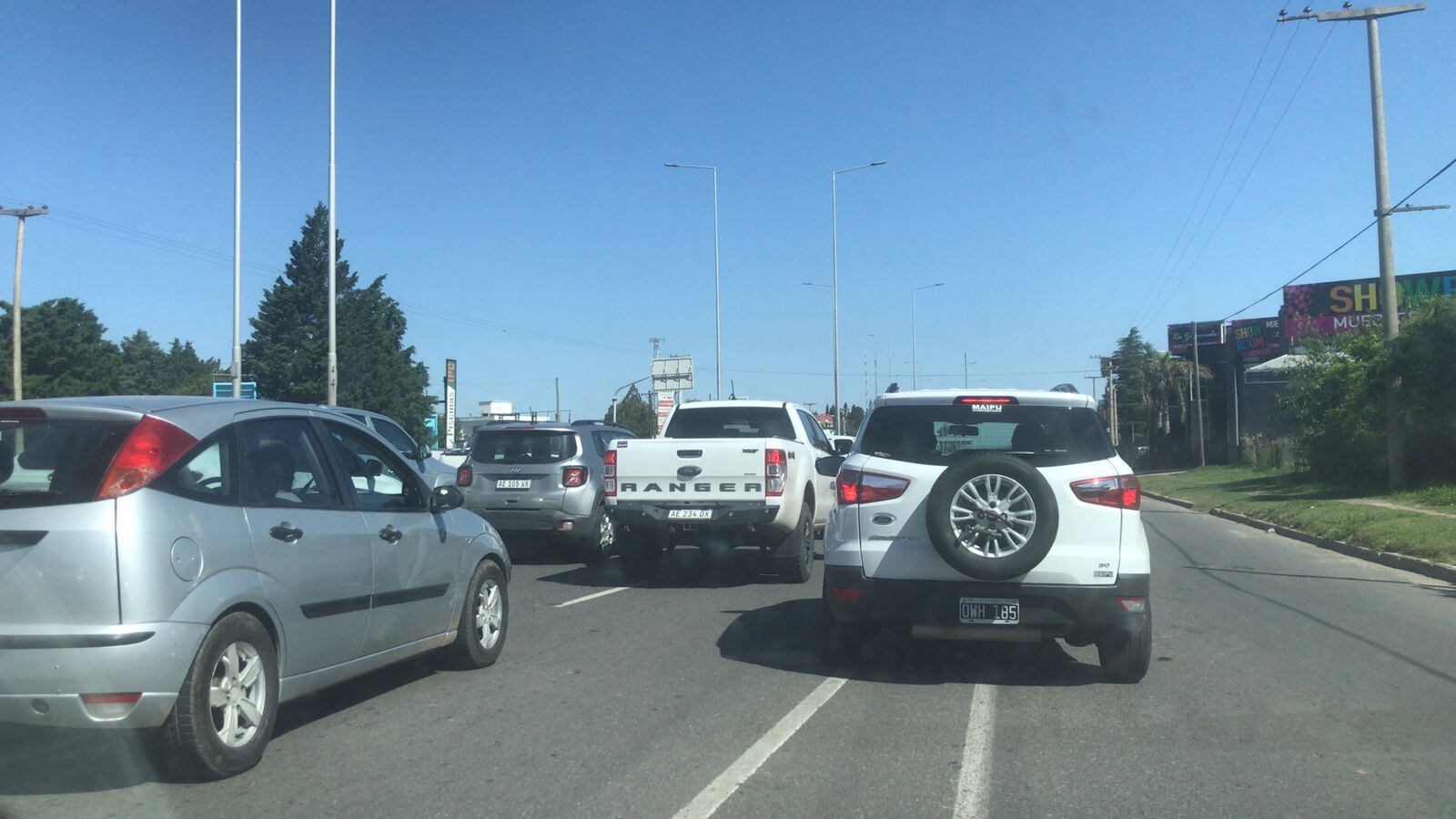 Un importante embotellamiento se registró durante cerca de una hora en avenida La Voz del Interior.