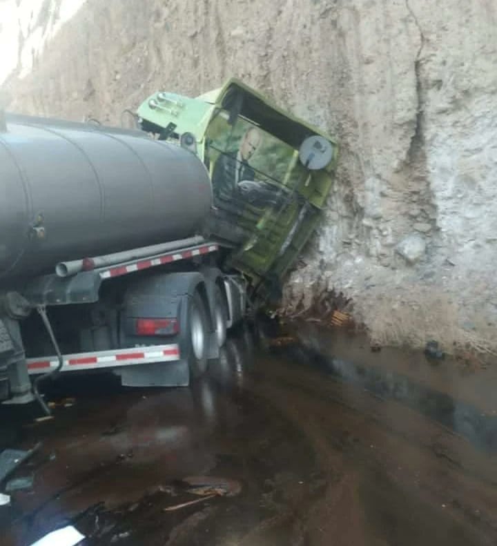 Choque entre camiones en RN7. Un muerto.