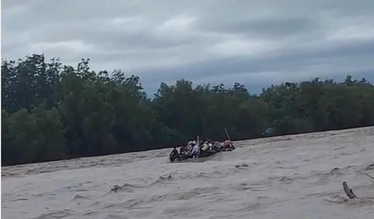 Horror en Salta: se pinchó un gomón en el que viajaban 20 personas