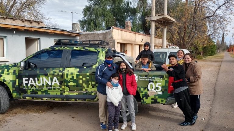 Una familia mendocina rescató a un pichón de flamenco.