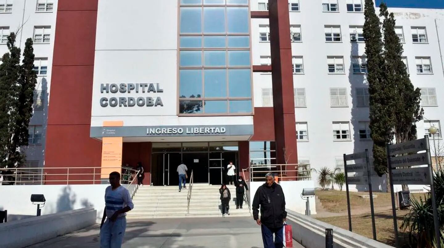 El hombre fue atendido en el Hospital Córdoba tras la agresión. 