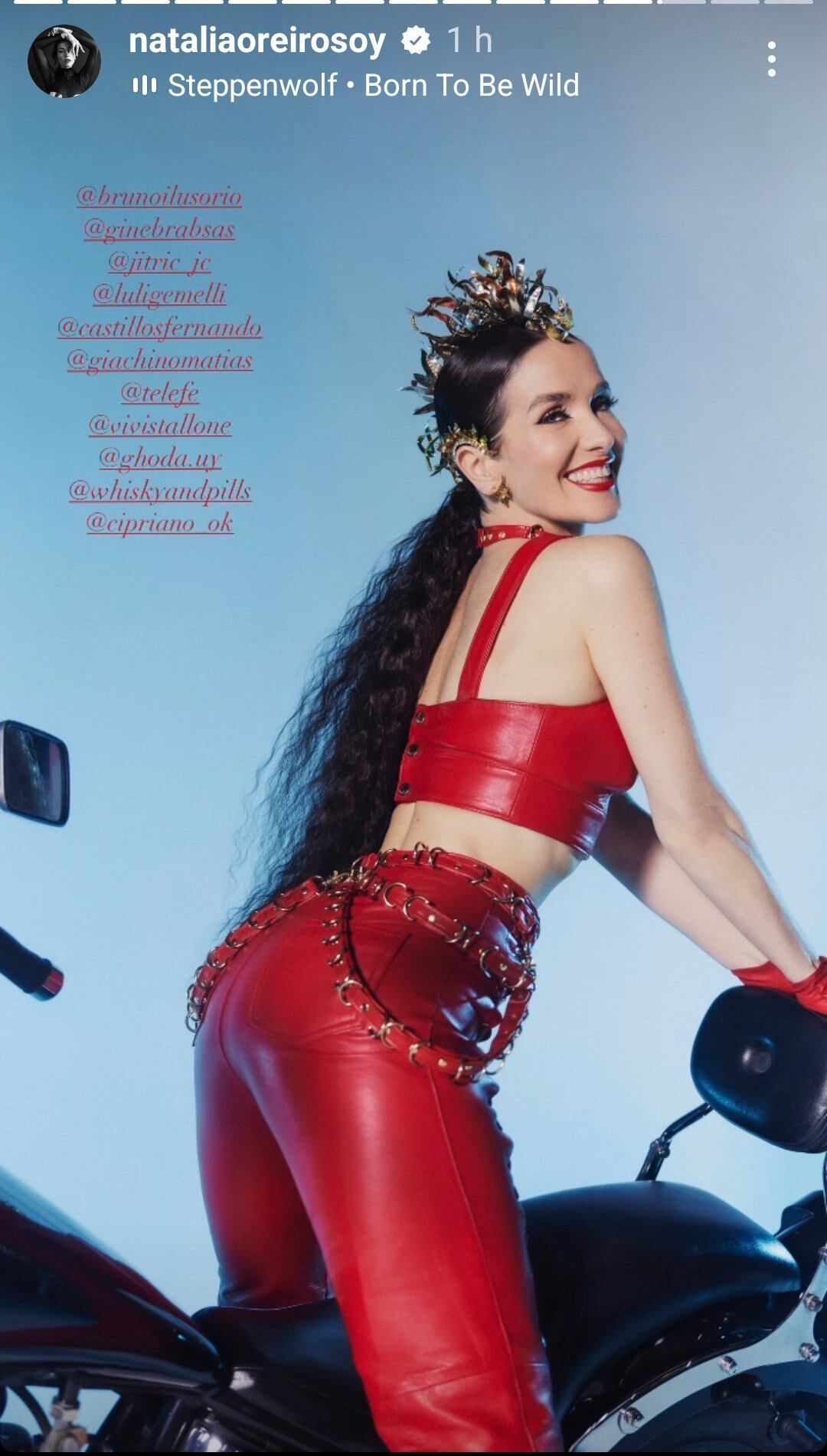 Natalia Oreiro luciendo ropa de Ginebra.