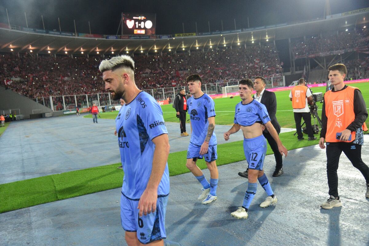 ¿Cuál es el verdadero Belgrano? el del invicto en Alberdi o el que no levanta cabeza de visitante