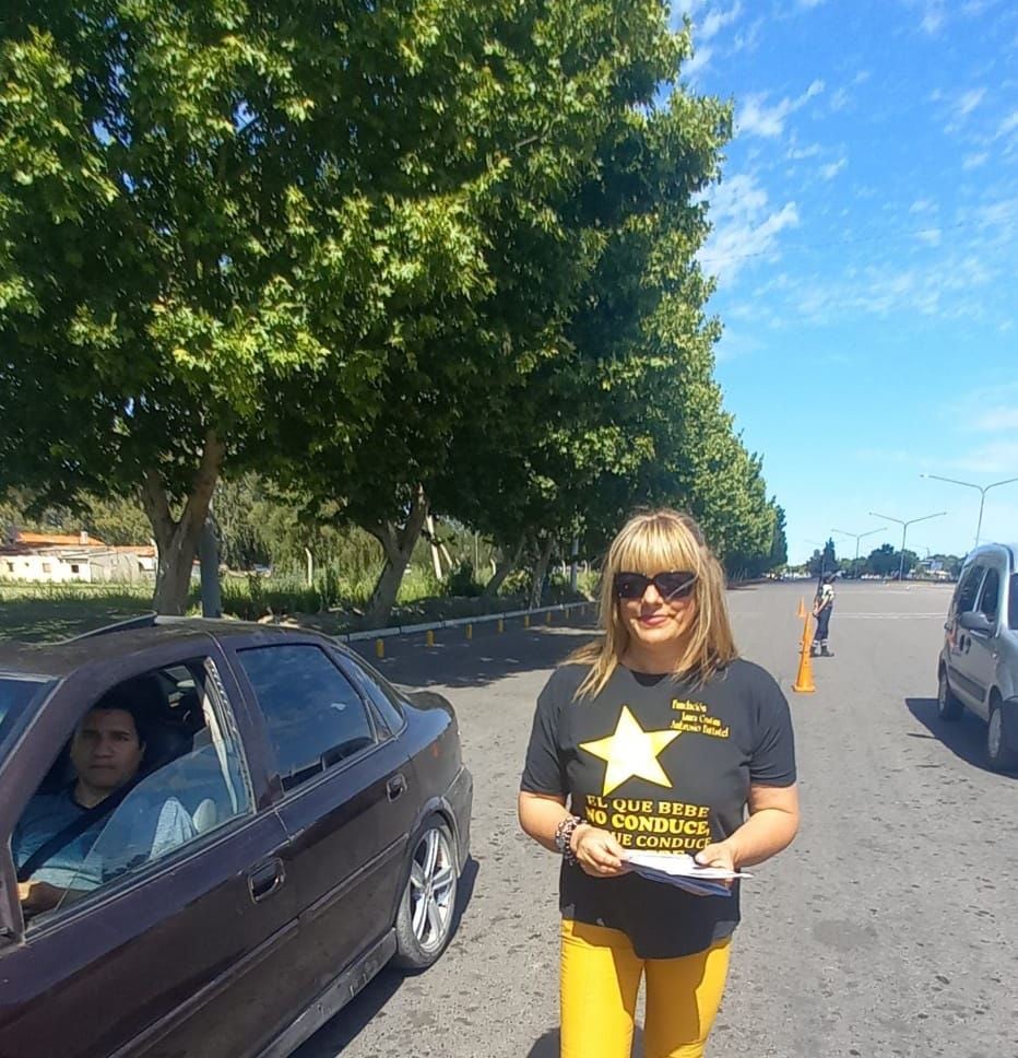 La campaña de la agrupación Estrellas Amarillas en General Alvear se realizó el domingo en los accesos a la ciudad.