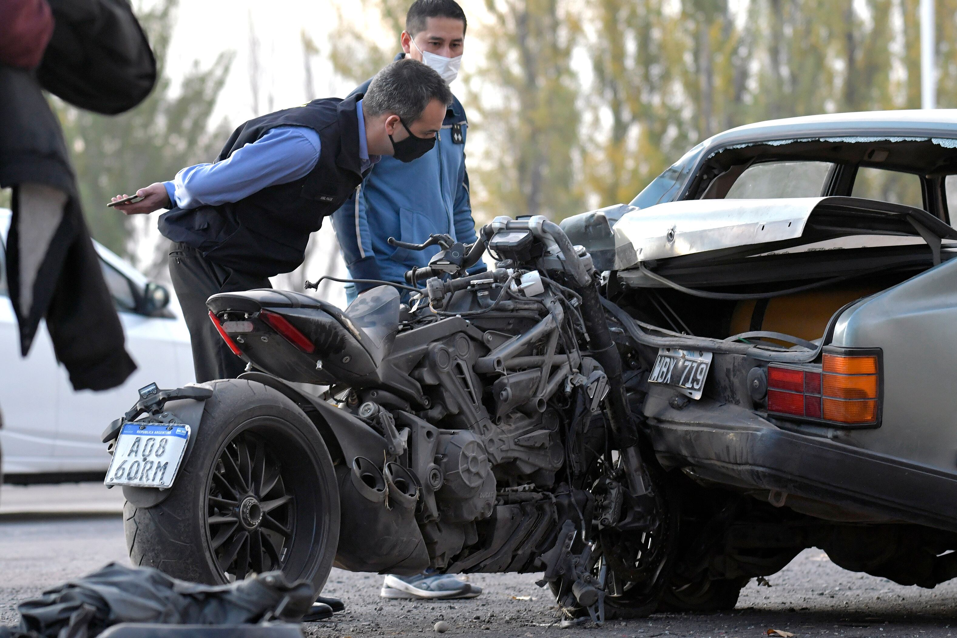 08 de Mayo 
La ex Reina Nacional de la Vendimia Giuliana Lucoski y su pareja resultaron heridos tras un accidente de tránsito en Acceso Sur Luján de Cuyo, informaron fuentes policiales
Foto: Orlando Pelichotti / Los Andes