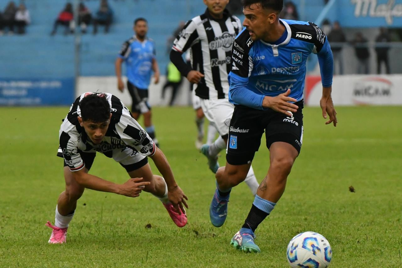 Estudiantes de Río Cuarto ya no tiene chances de ascenso en esta temporada (Tomy Fragueiro / La Voz)