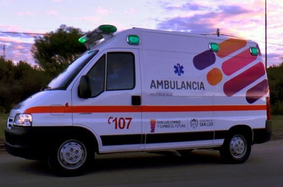 El joven golpeado fue trasladado a urgencias para monitorear su estado de salud.