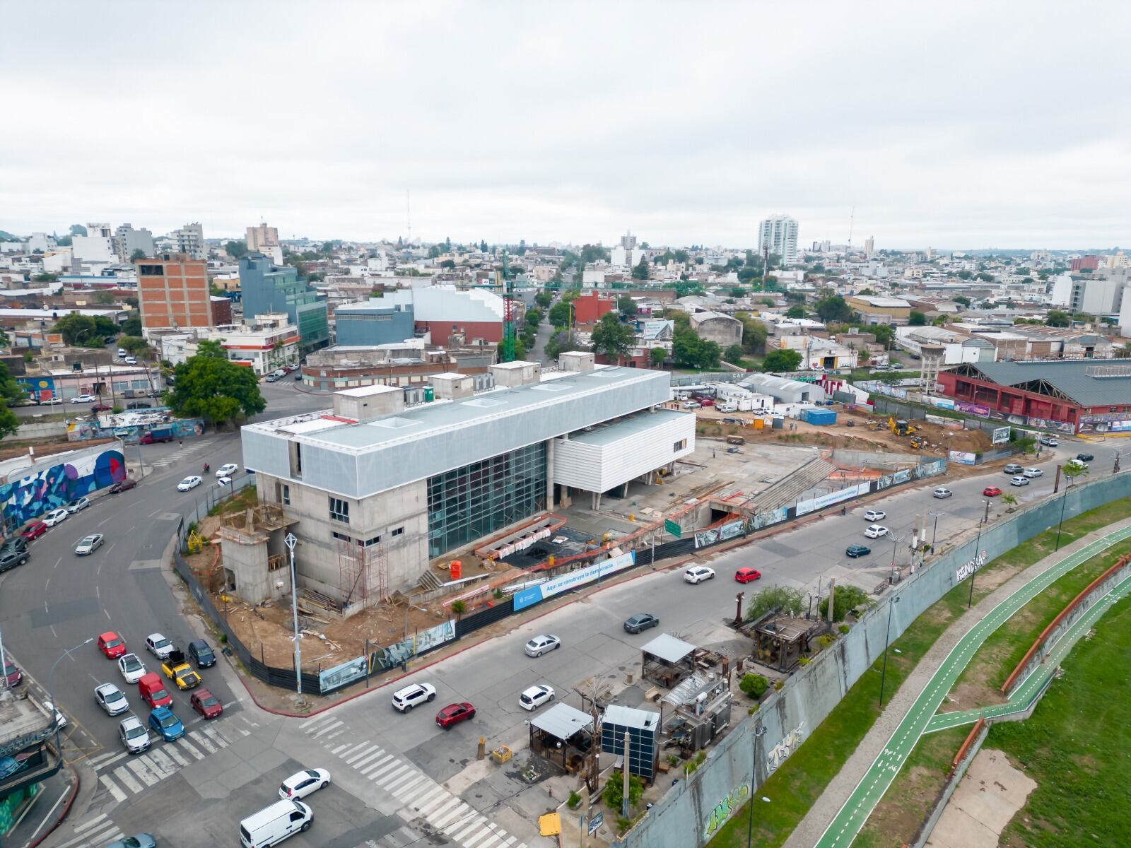 Avanza la obra de la nueva sede del Concejo Deliberante de Córdoba, en la zona del ex Abasto, en avenida Costanera (Municipalidad de Córdoba).