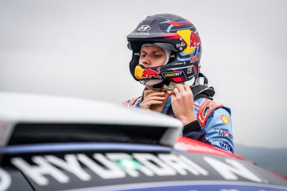 Thierry Neuville fue tercero en el Rally de Europa Central y llegará a la última del año liderando el torneo.