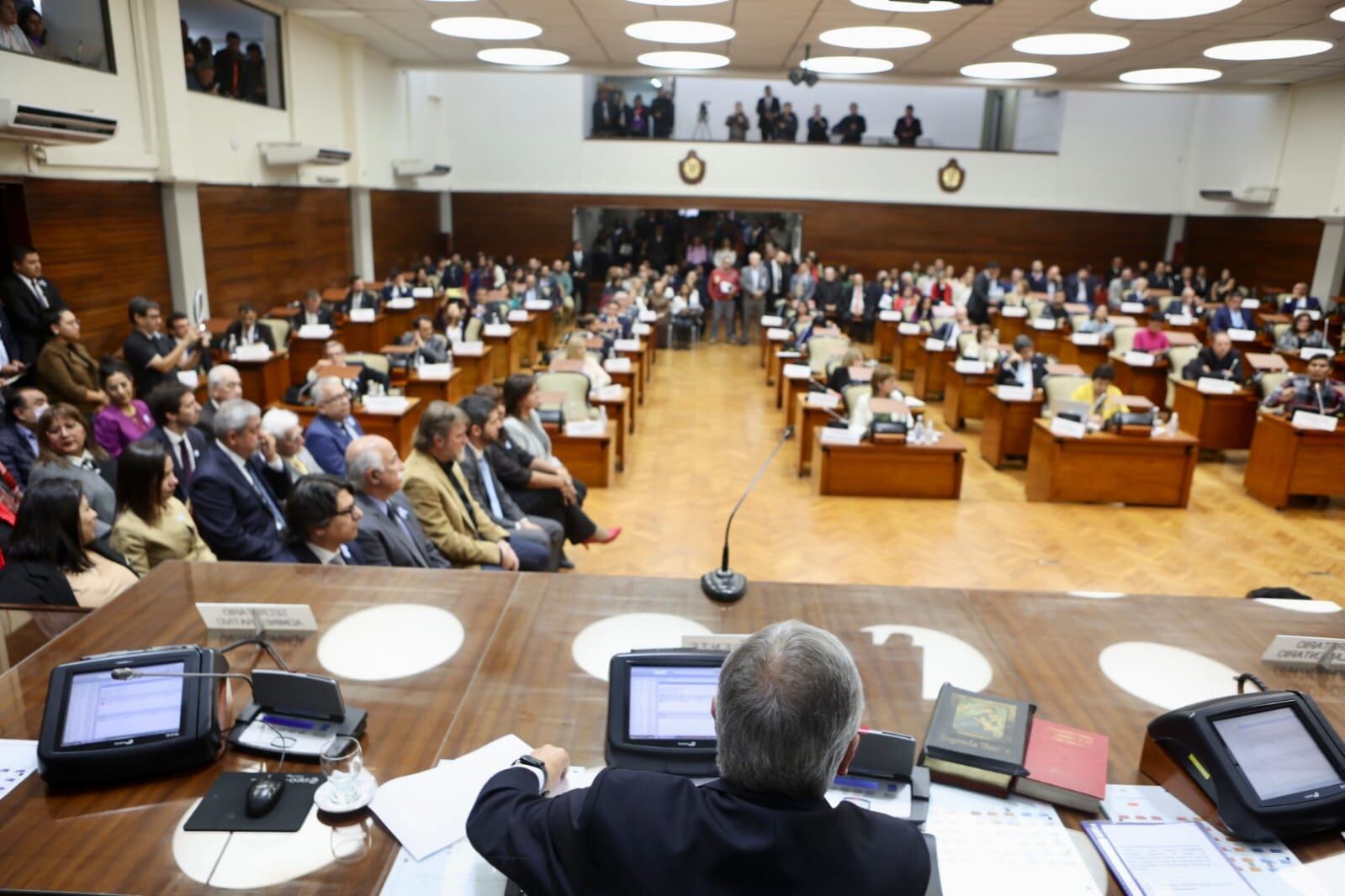 La Convención Constituyente quedó constituida este lunes en la Legislatura para llevar a cabo la reforma parcial de la Constitución de la Provincia, que rige desde 1986.