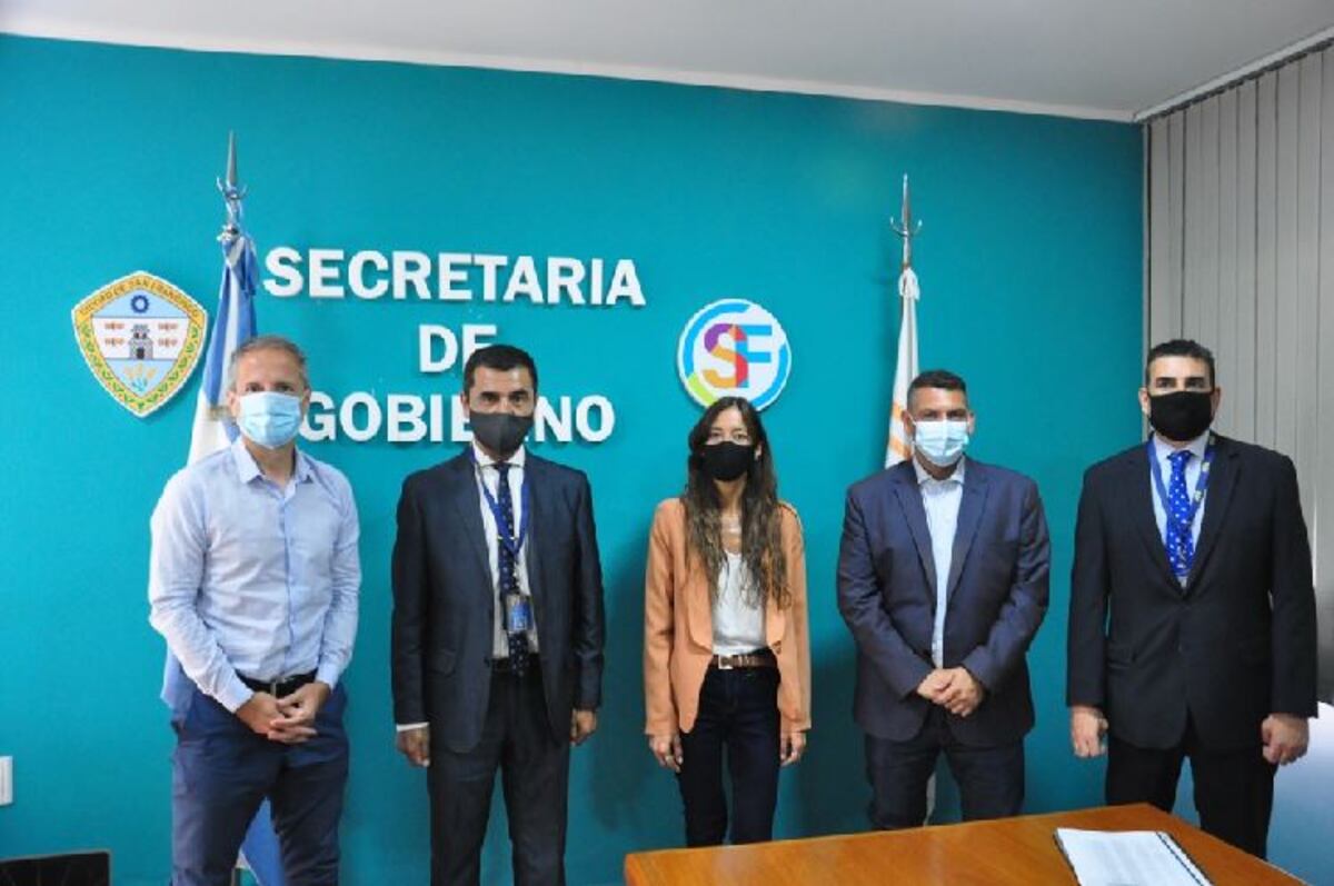 Se firmó el contrato de comodato entre el municipio y la Policía Federal Argentina.
