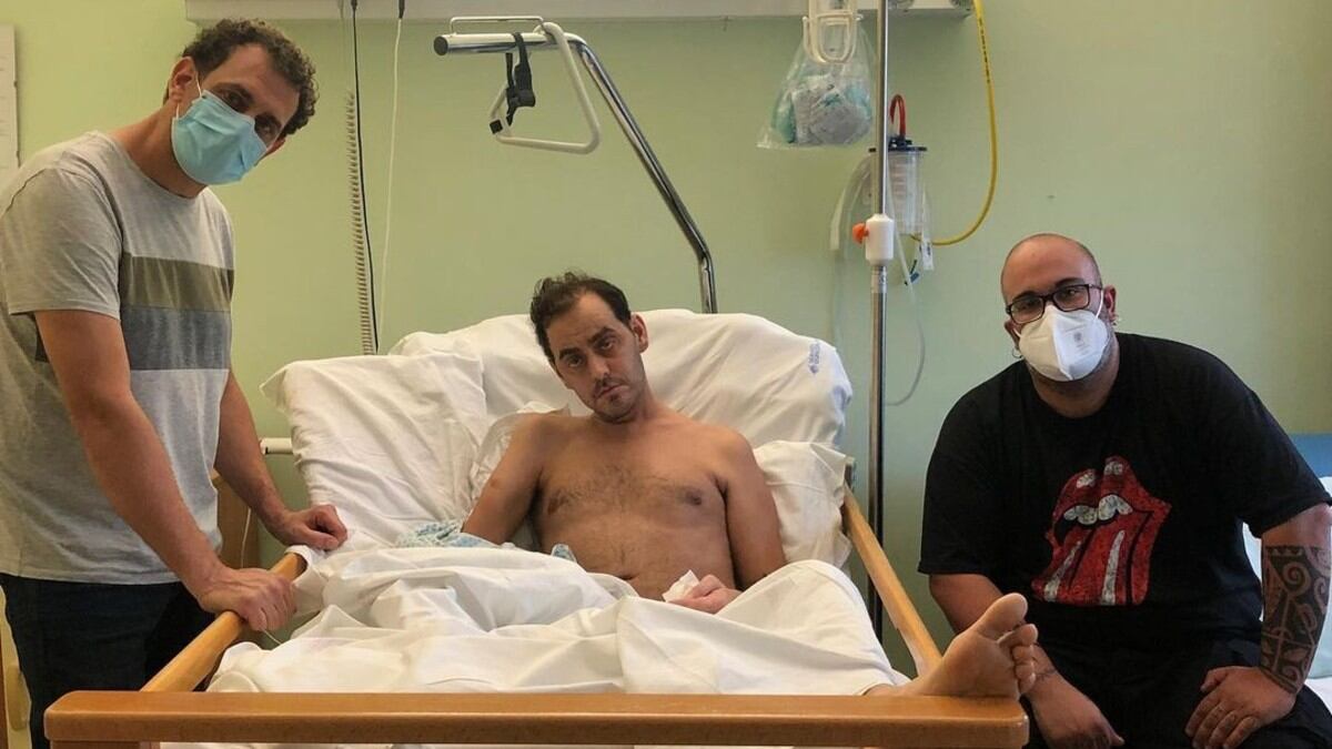 “Fue un milagro”: cordobés en Italia le cantó a otro argentino internado con un tumor en la cabeza