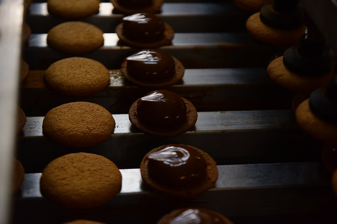 Cada alfajor lleva 40 gramos de dulce de leche.