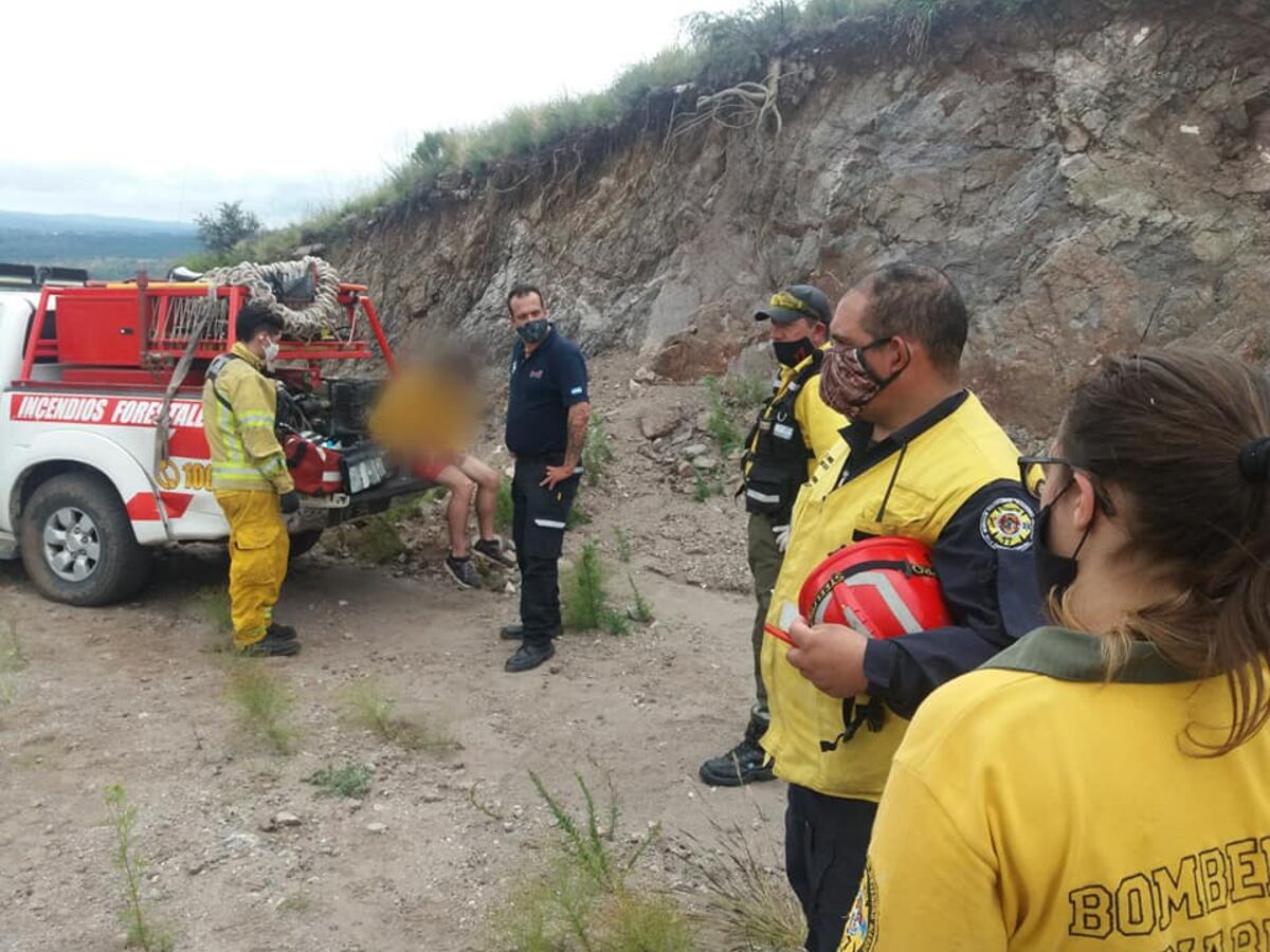 Villa Giardino: rescataron sano y salvo a un joven perdido en las sierras
