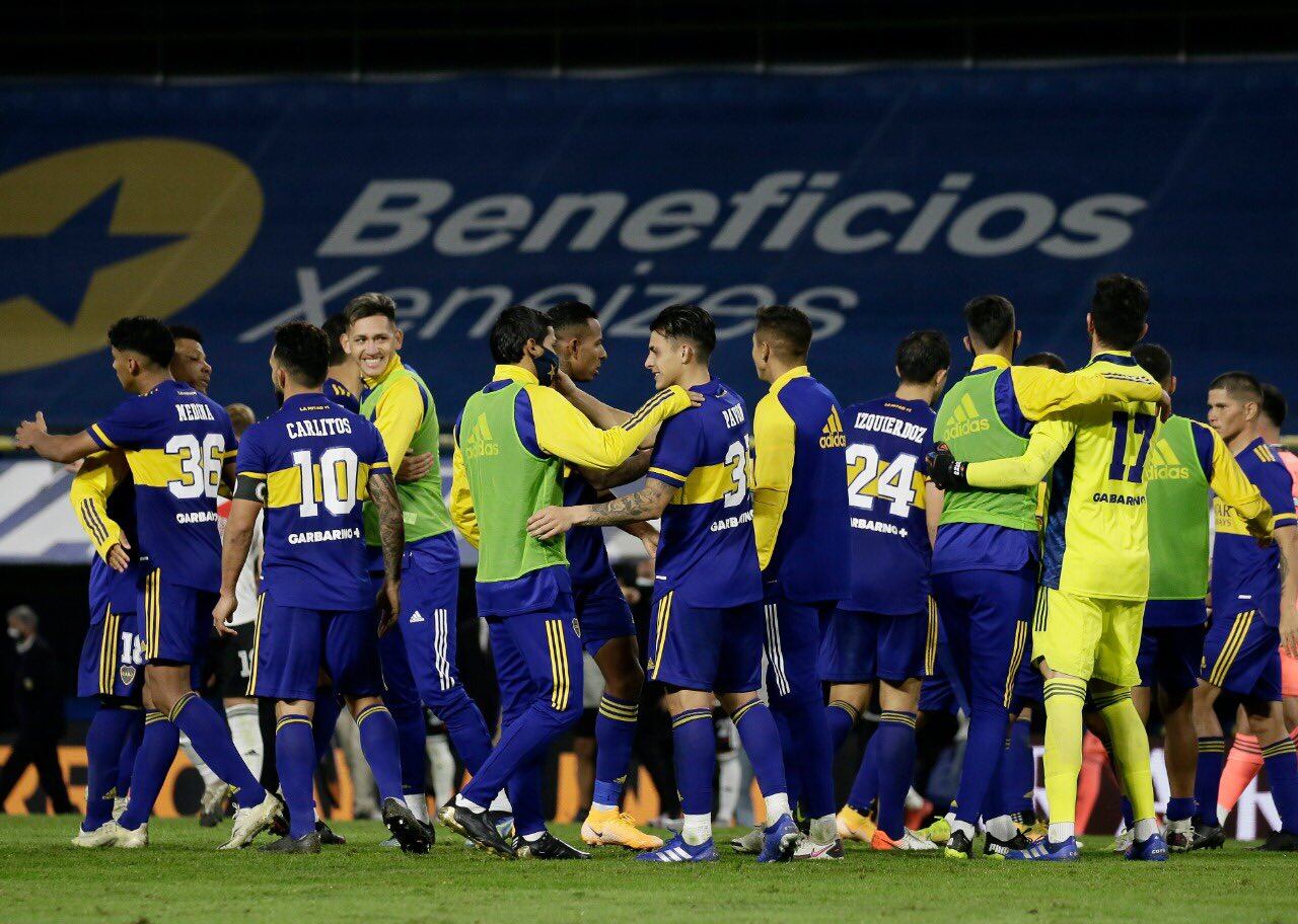 Boca en los festejos de la victoria ante River.