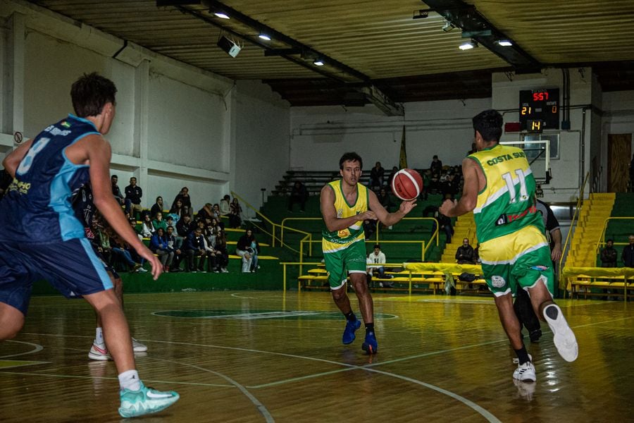 Copa “Ciudad de Tres Arroyos”: Huracán ganó, mantuvo el invicto y se clasificó a semifinales.
 Foto: Facebook: Zona Naranja TA