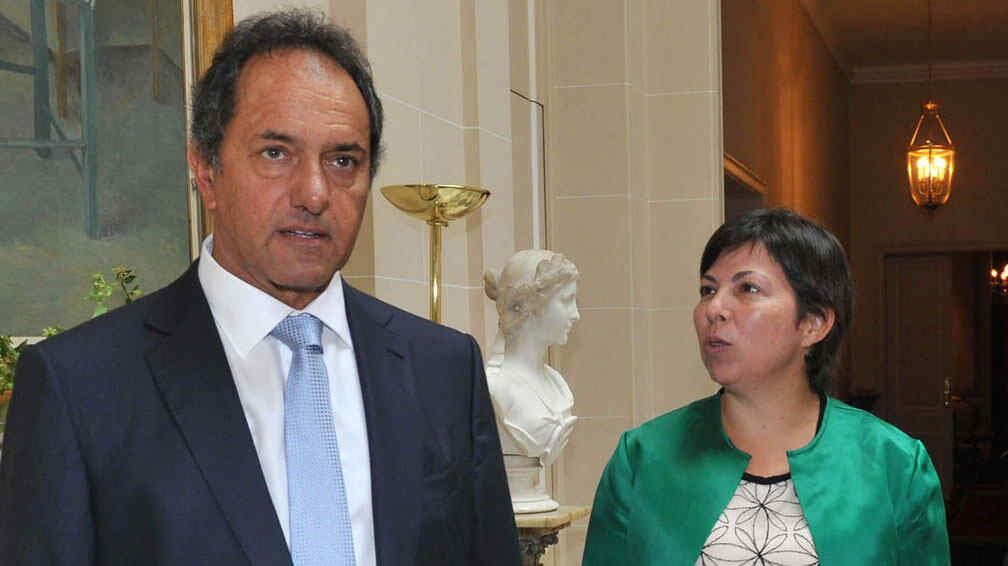 Batakis junto a Scioli, cuando era su ministra.