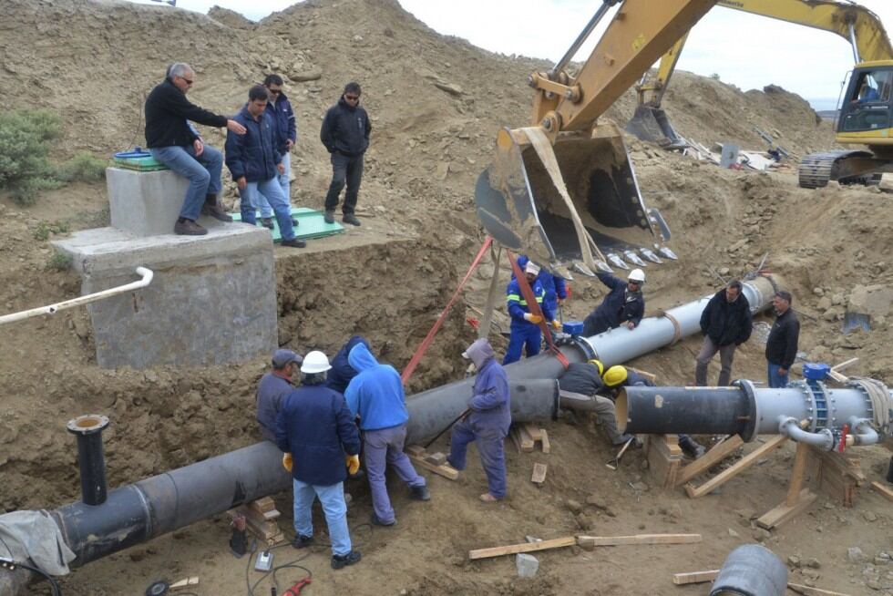 Obra de acueducto paralelo para Caleta Olivia.