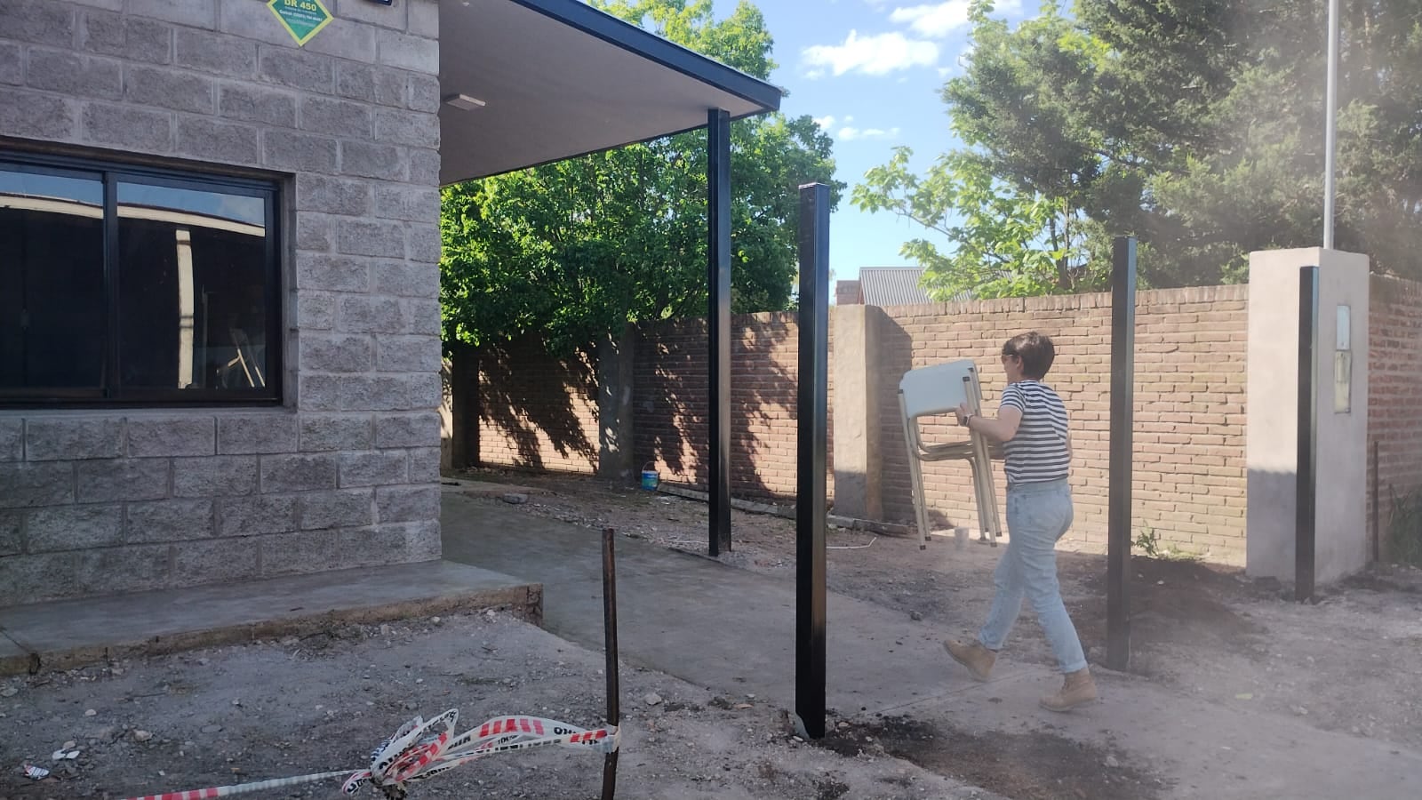 Se recibió el nuevo mobiliario para la Escuela Técnica N°1 y el Centro Universitario de Gonzales Chaves