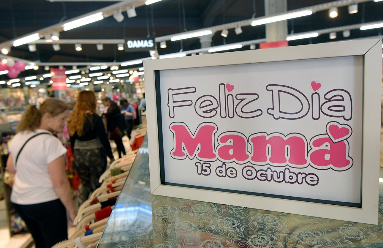 Ventas por el día de la madre/  Foto. Orlando Pelichotti